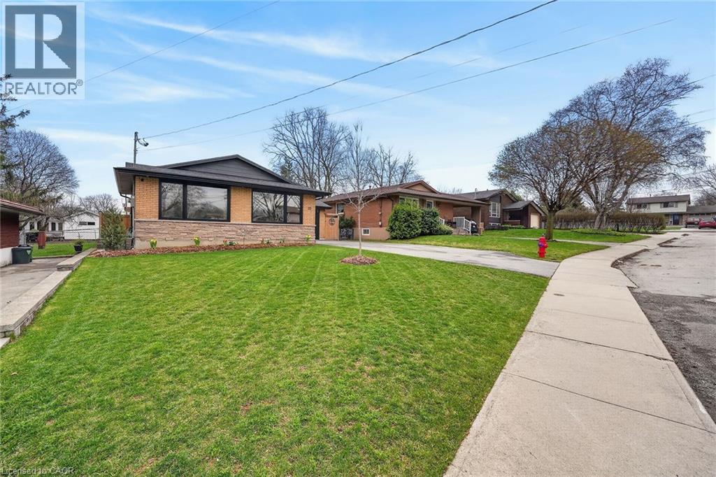 23 BRENLYN Court, Hamilton, Ontario, L9C4N8 — Photo 4