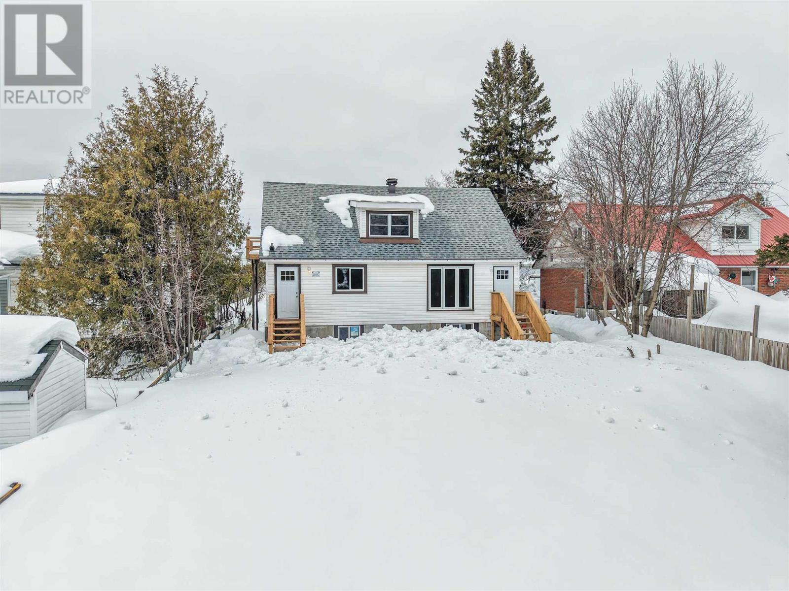 35 Fairview AVE, Sault Ste. Marie, Ontario, P6C3B3 — Photo 4