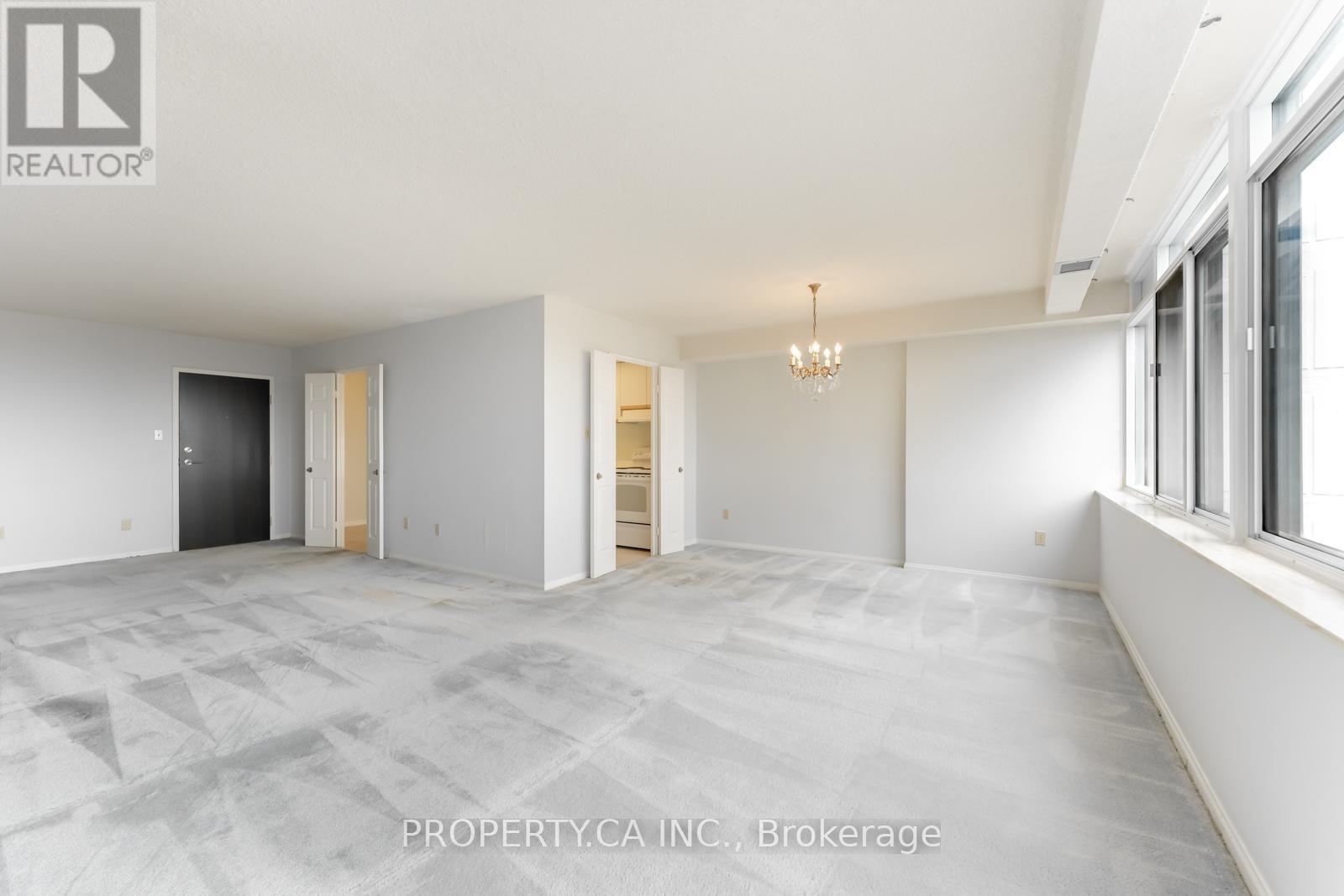 802 - 3000 BATHURST STREET, Toronto (Englemount-Lawrence), Ontario, M6B3B4 — Photo 4