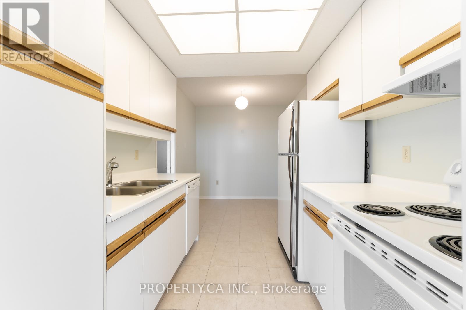 802 - 3000 BATHURST STREET, Toronto (Englemount-Lawrence), Ontario, M6B3B4 — Photo 7