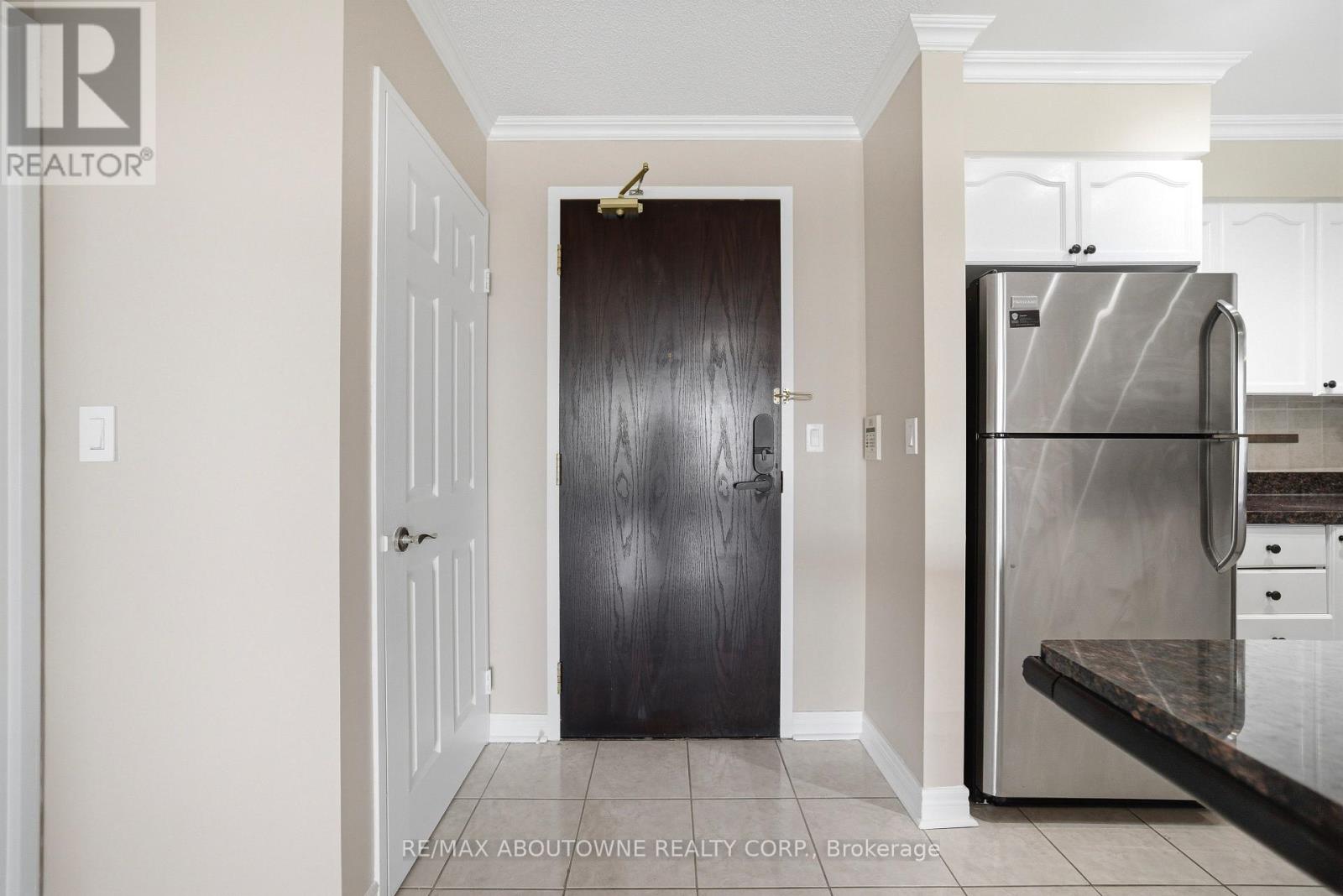 2706 - 23 HOLLYWOOD AVENUE, Toronto (Willowdale East), Ontario, M2N7L8 — Photo 2