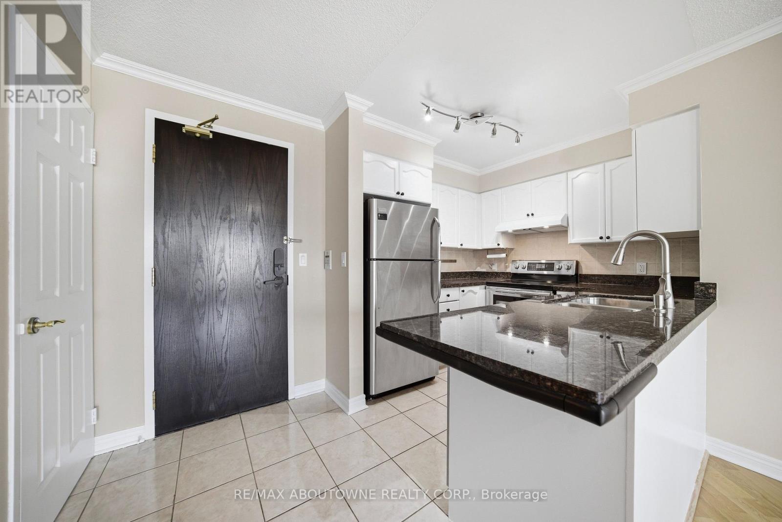 2706 - 23 HOLLYWOOD AVENUE, Toronto (Willowdale East), Ontario, M2N7L8 — Photo 3