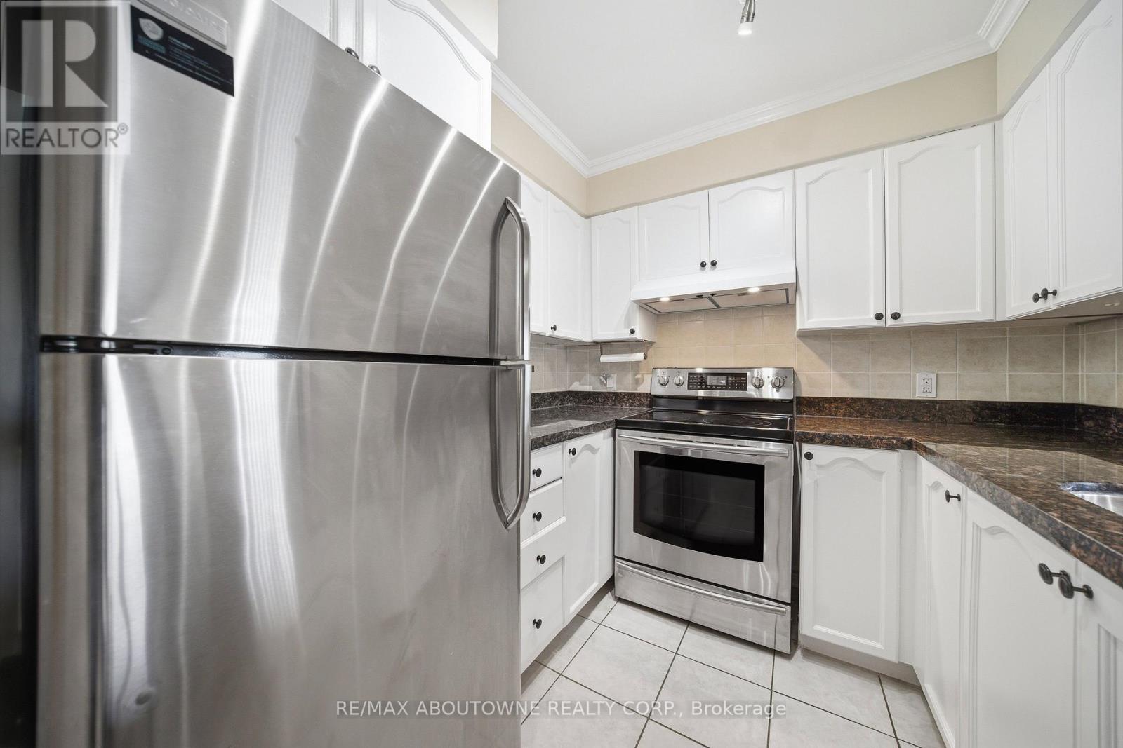 2706 - 23 HOLLYWOOD AVENUE, Toronto (Willowdale East), Ontario, M2N7L8 — Photo 5