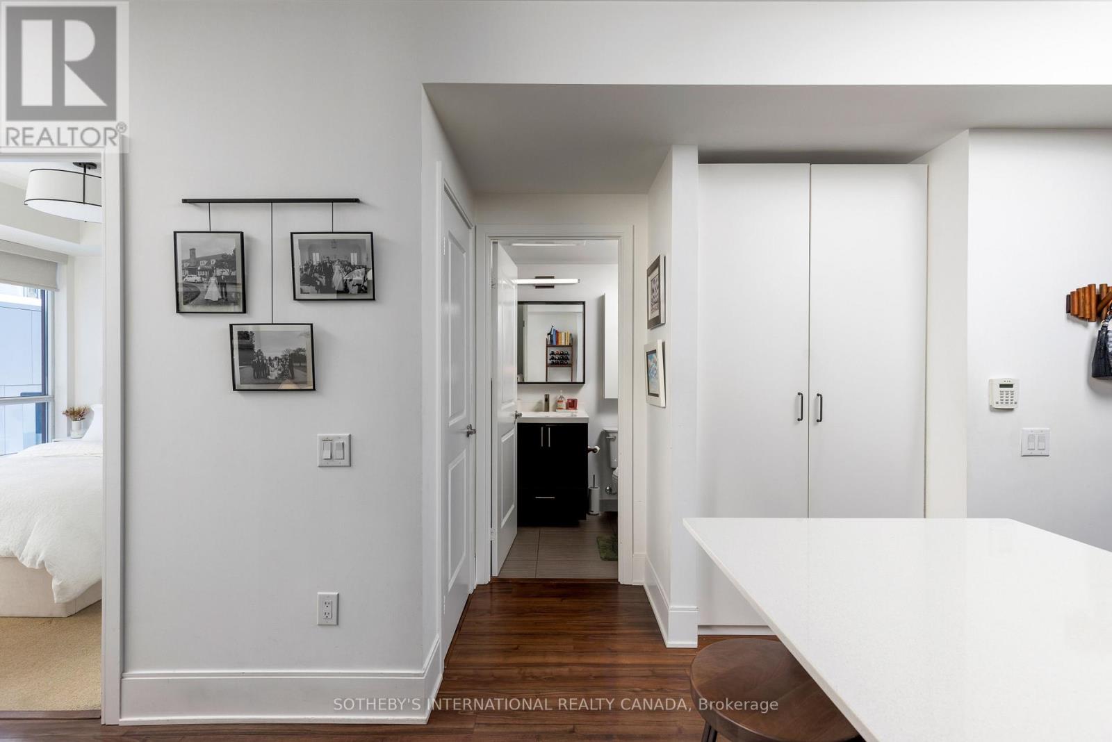 303 - 560 FRONT STREET W, Toronto (Waterfront Communities), Ontario, M5V1C1 — Photo 8