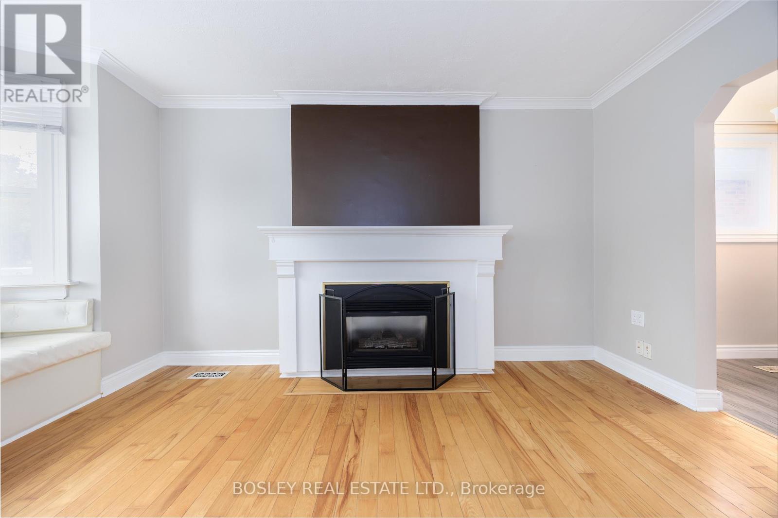 651 COSBURN AVENUE, Toronto (Danforth Village-East York), Ontario, M4C2V1 — Photo 2