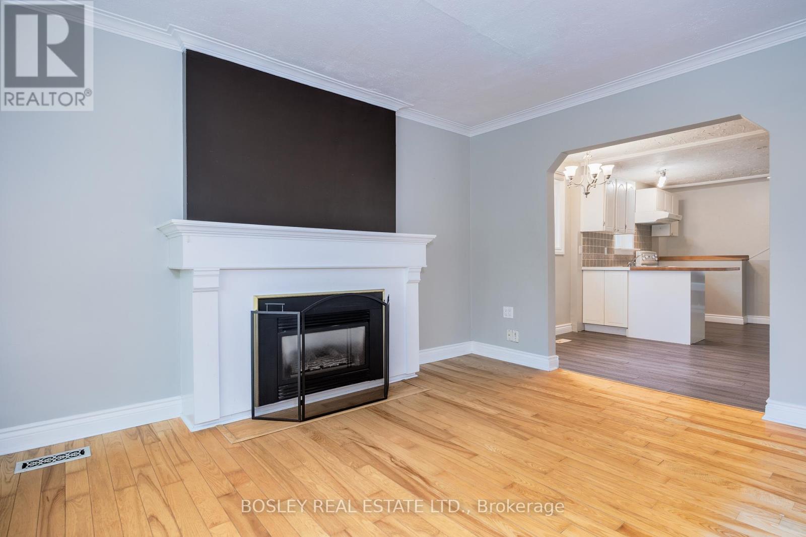 651 COSBURN AVENUE, Toronto (Danforth Village-East York), Ontario, M4C2V1 — Photo 5