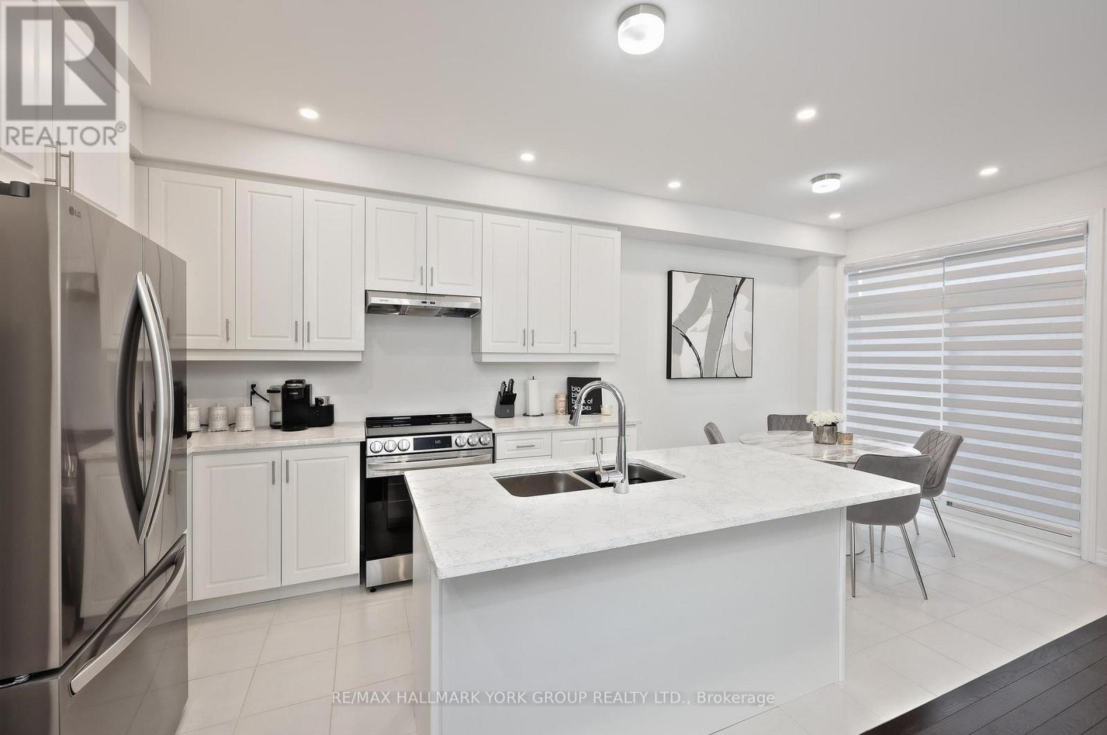 145 FENCHURCH MANOR, Barrie, Ontario, L9J0X1 — Photo 10