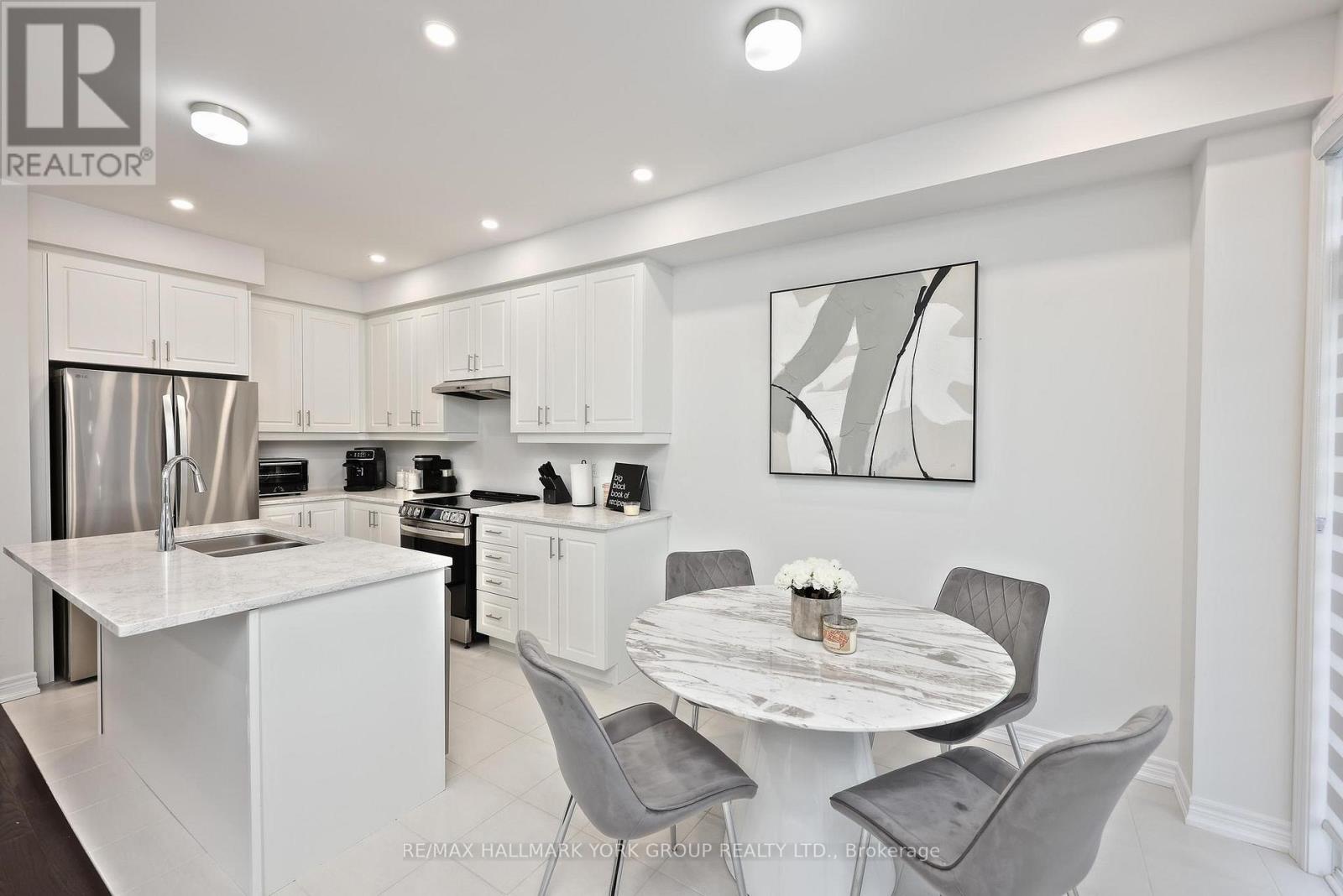 145 FENCHURCH MANOR, Barrie, Ontario, L9J0X1 — Photo 13