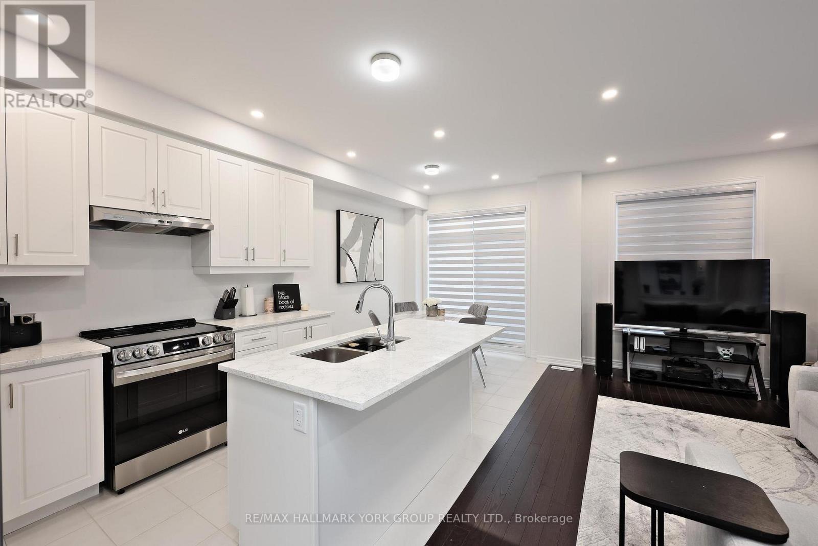 145 FENCHURCH MANOR, Barrie, Ontario, L9J0X1 — Photo 9