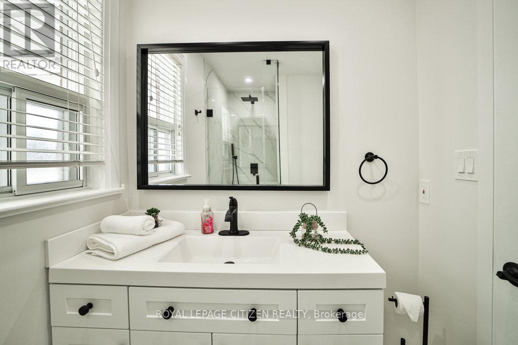 34 BELLEGLADE COURT, Toronto (Humbermede), Ontario, M9M2W4 — Photo 22