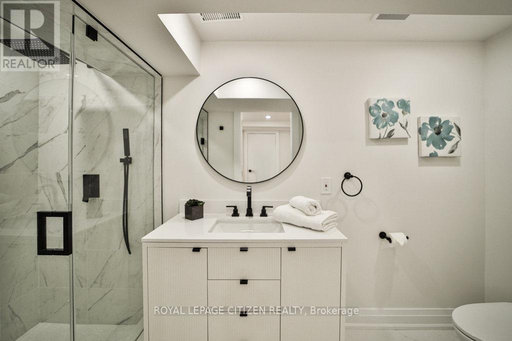 34 BELLEGLADE COURT, Toronto (Humbermede), Ontario, M9M2W4 — Photo 36