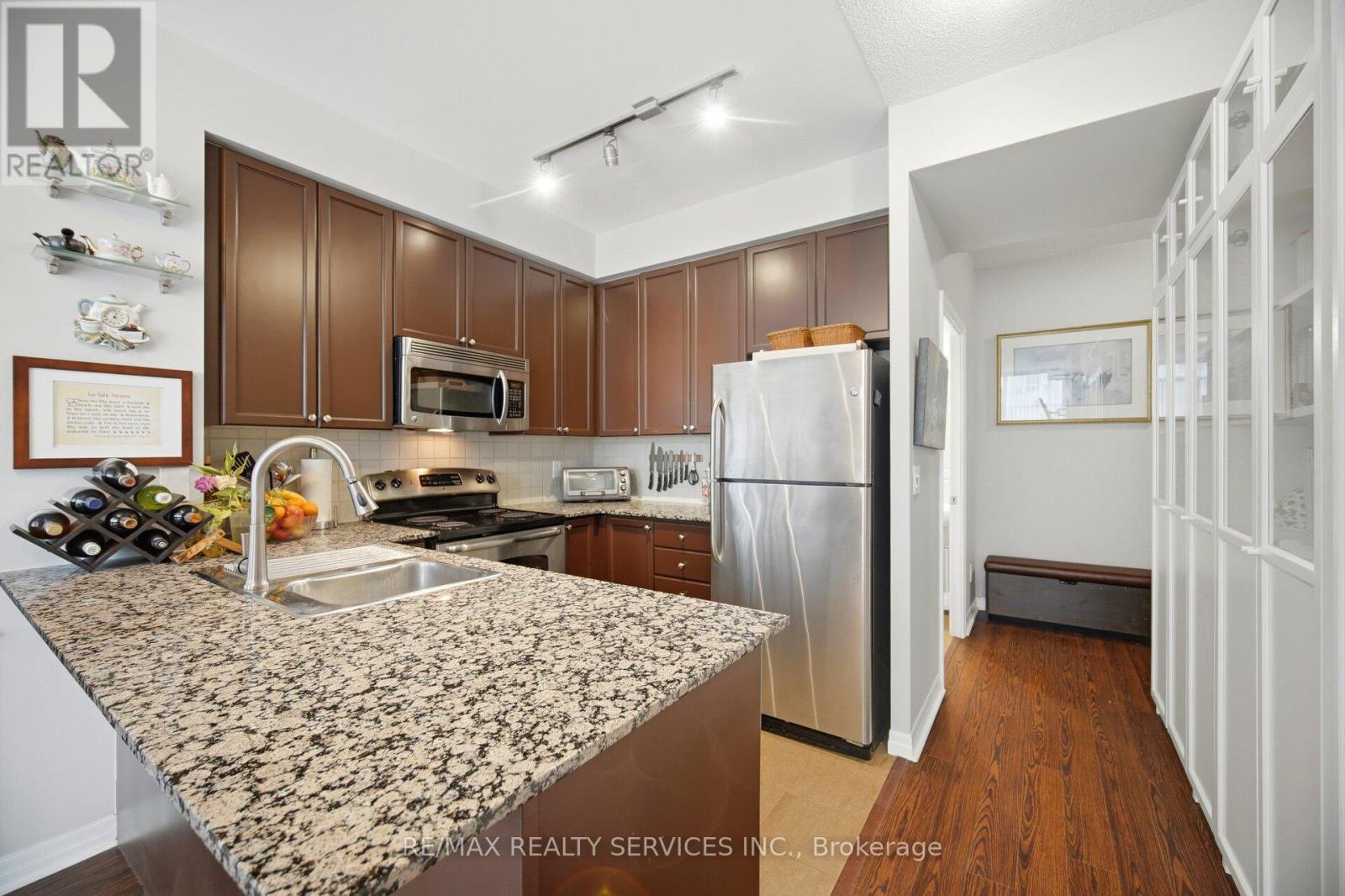 810 - 225 WEBB DRIVE, Mississauga (City Centre), Ontario, L5B4P2 — Photo 10