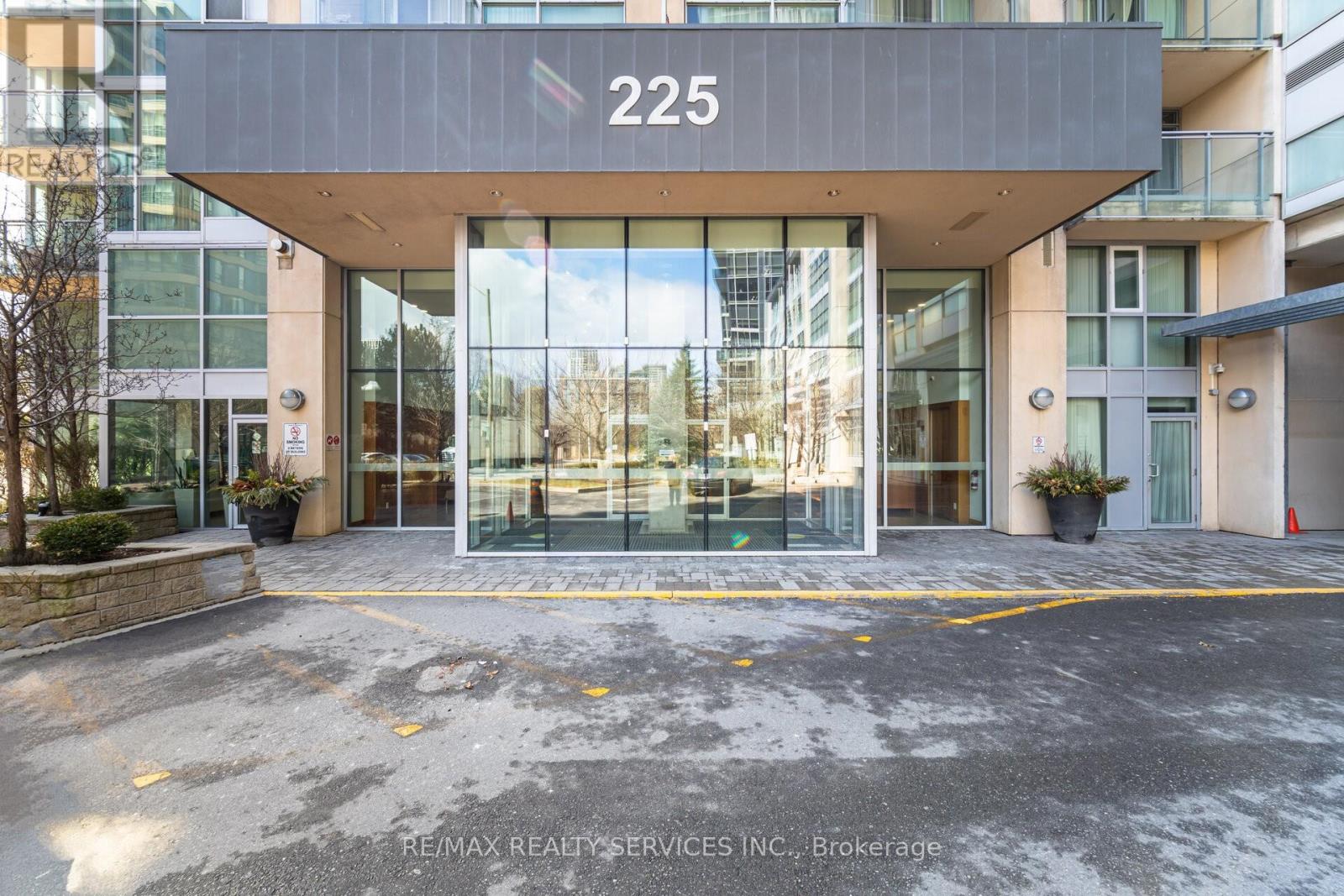 810 - 225 WEBB DRIVE, Mississauga (City Centre), Ontario, L5B4P2 — Photo 4