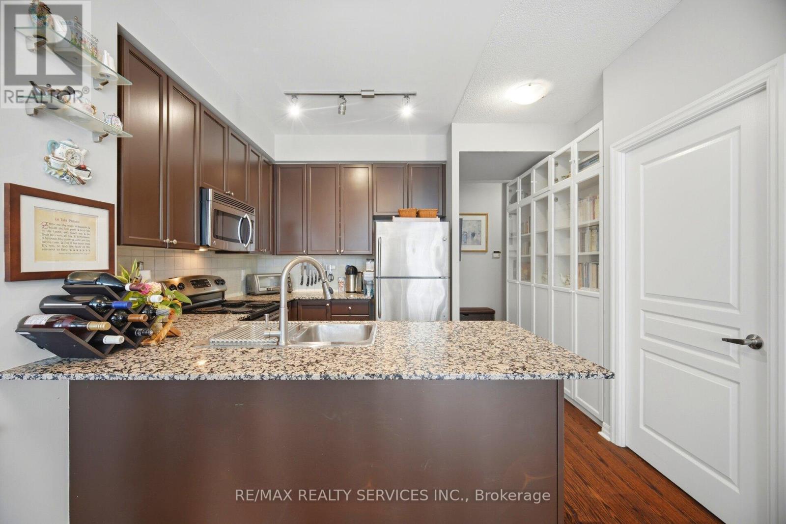 810 - 225 WEBB DRIVE, Mississauga (City Centre), Ontario, L5B4P2 — Photo 9