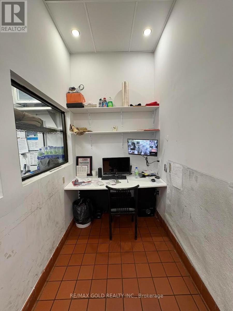 4 - 573 ROGERS ROAD, Toronto (Keelesdale-Eglinton West), Ontario, M6M1B7 — Photo 11