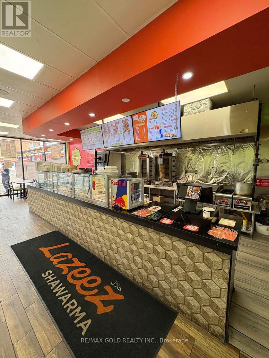 4 - 573 ROGERS ROAD, Toronto (Keelesdale-Eglinton West), Ontario, M6M1B7 — Photo 6