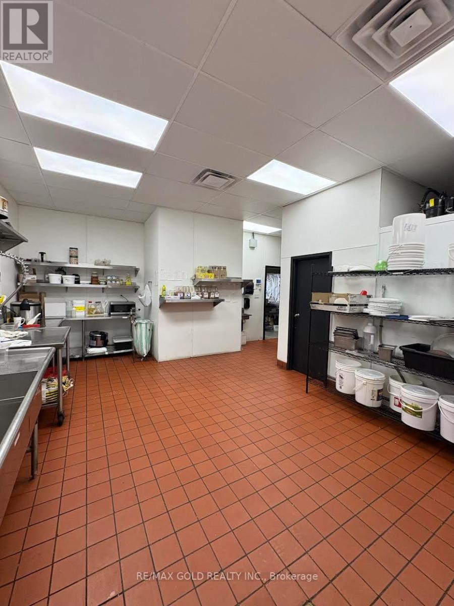 4 - 573 ROGERS ROAD, Toronto (Keelesdale-Eglinton West), Ontario, M6M1B7 — Photo 7