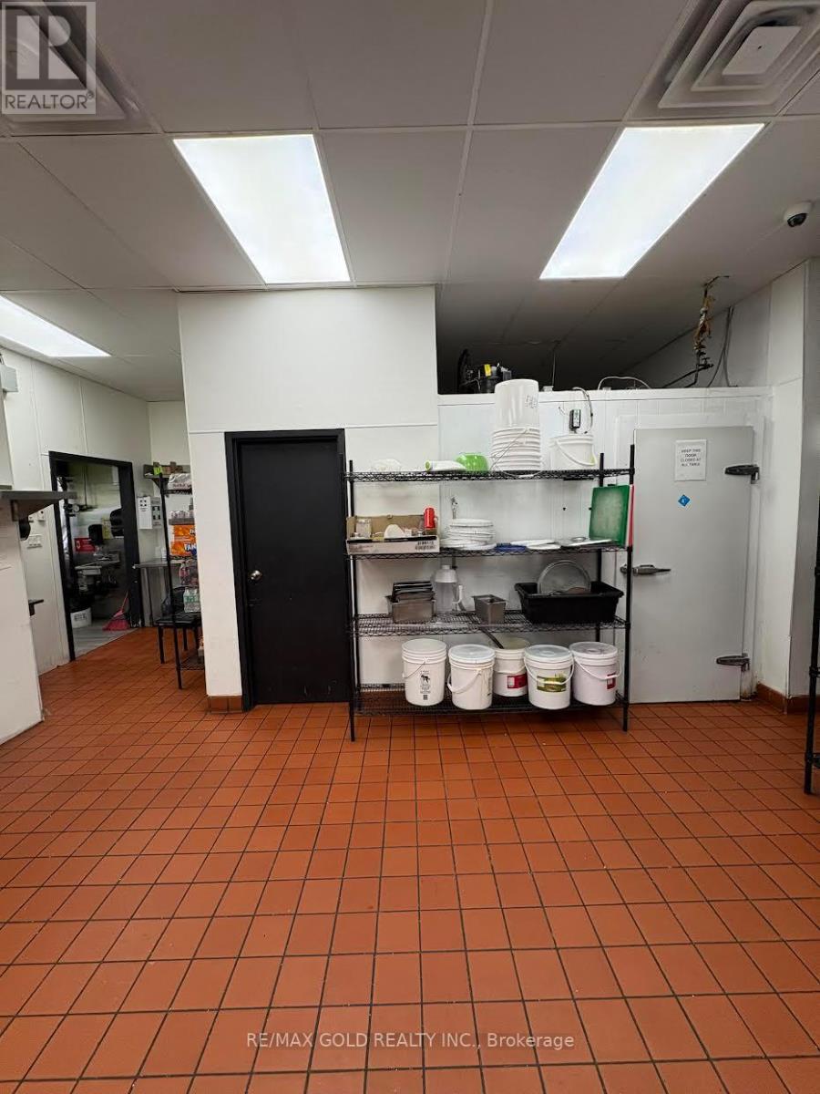 4 - 573 ROGERS ROAD, Toronto (Keelesdale-Eglinton West), Ontario, M6M1B7 — Photo 8