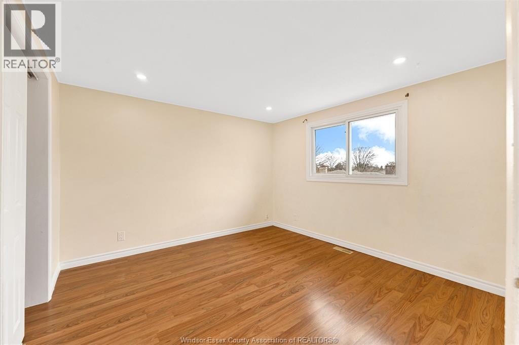 10349 SHENANDOAH, Windsor, Ontario, N8R1B6 — Photo 22
