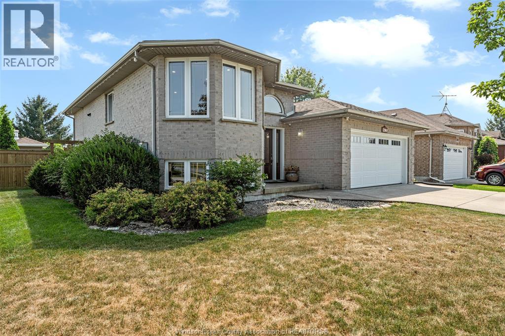 12969 LANOUE STREET, Tecumseh, Ontario, N8N5A7 — Photo 2