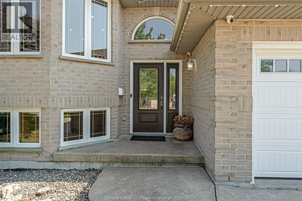 12969 LANOUE STREET, Tecumseh, Ontario, N8N5A7 — Photo 4