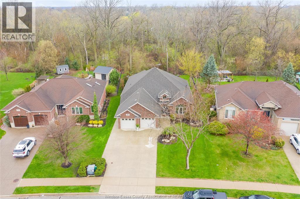 166 WOODYCREST, Kingsville, Ontario, N9Y0A4 — Photo 2