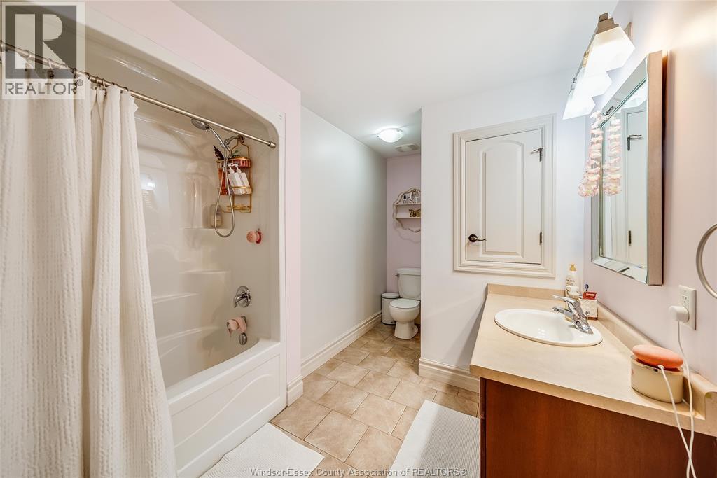 166 WOODYCREST, Kingsville, Ontario, N9Y0A4 — Photo 23