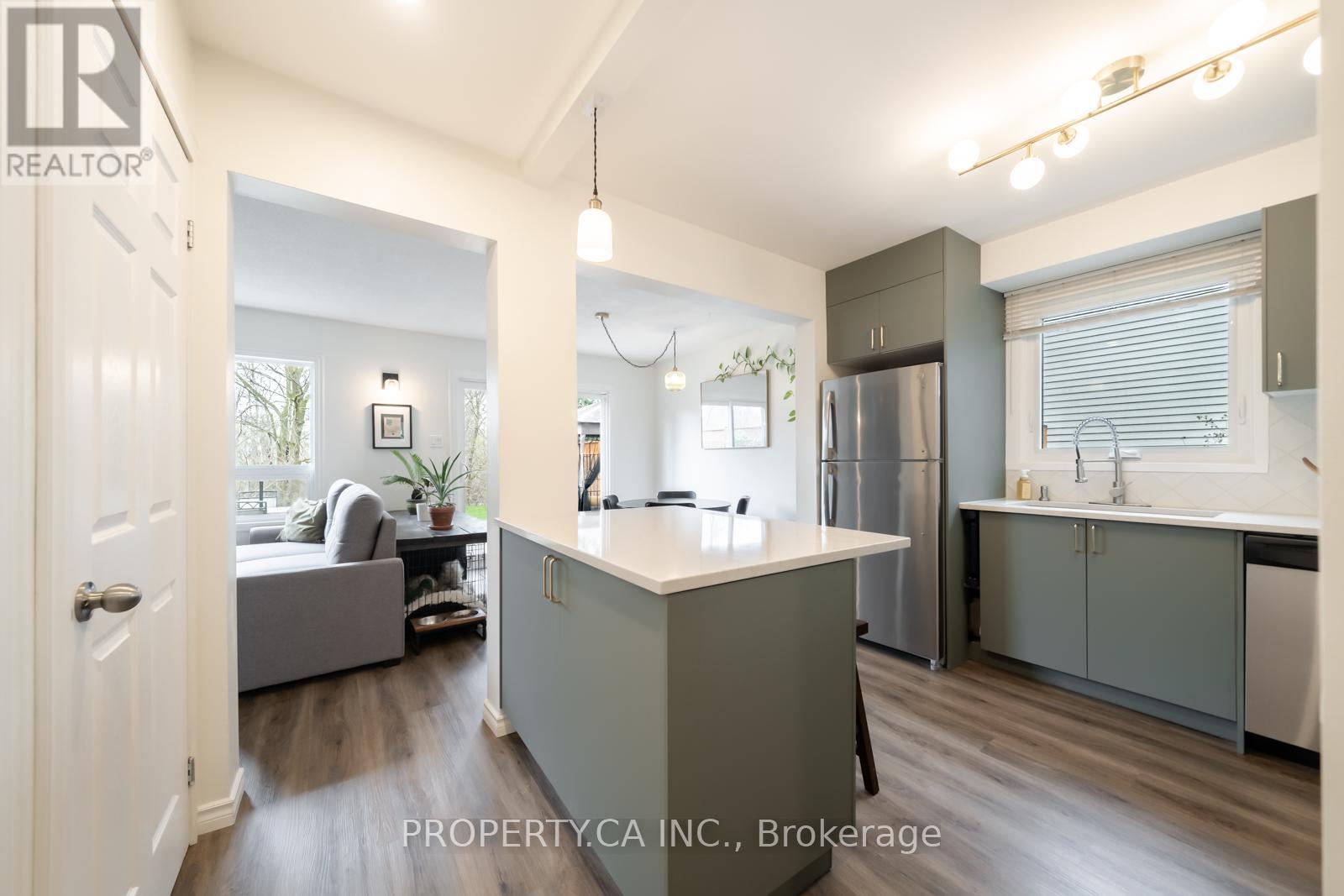 97 D'AUBIGNY ROAD, Brantford, Ontario, N3T6J4 — Photo 4