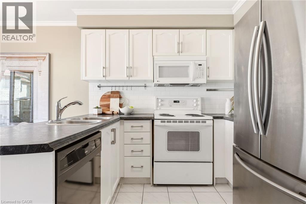 95 THORNLODGE Drive, Waterdown, Ontario, L8B0L9 — Photo 12