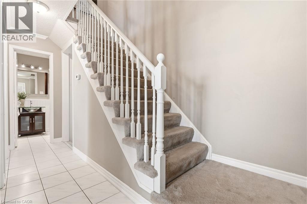 95 THORNLODGE Drive, Waterdown, Ontario, L8B0L9 — Photo 14