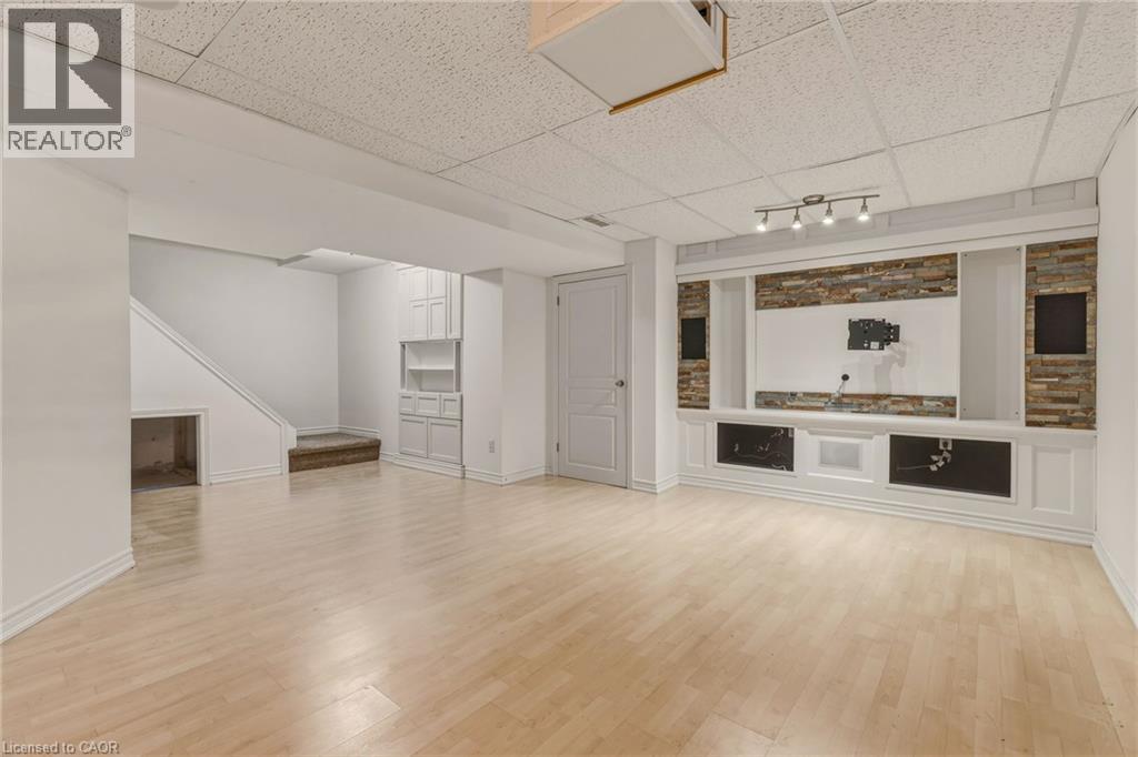 95 THORNLODGE Drive, Waterdown, Ontario, L8B0L9 — Photo 24