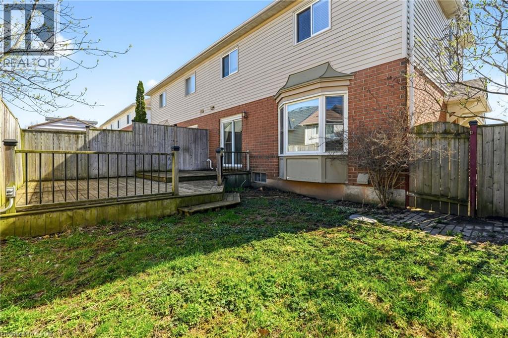 95 THORNLODGE Drive, Waterdown, Ontario, L8B0L9 — Photo 32