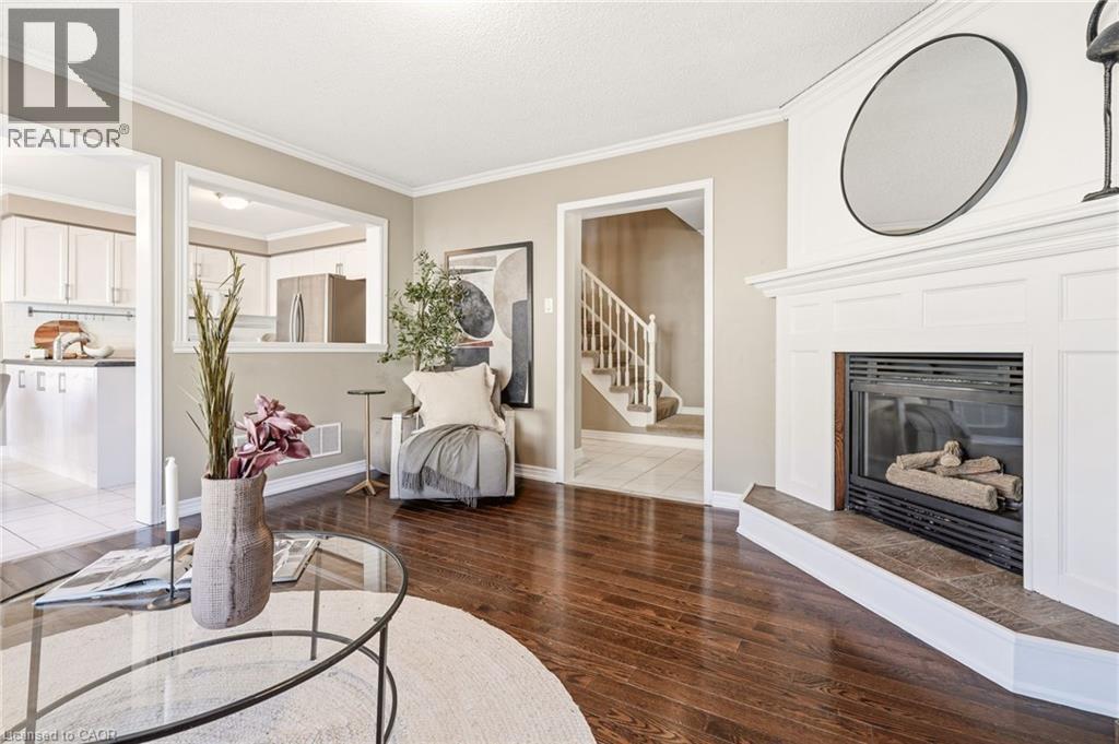 95 THORNLODGE Drive, Waterdown, Ontario, L8B0L9 — Photo 4