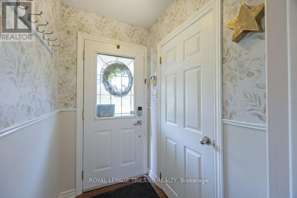 445 RIDOUT STREET S, London South (South G), Ontario, N6C4A3 — Photo 3