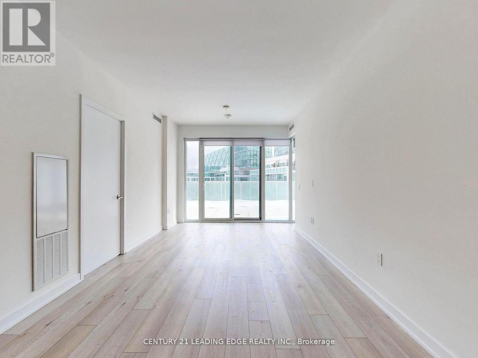 1002 - 15 QUEENS QUAY E, Toronto (Waterfront Communities), Ontario, M5E0C5 — Photo 4