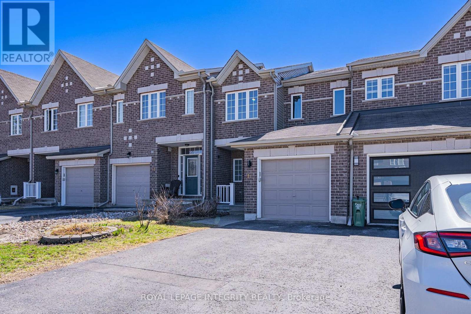 12 SADDLESMITH CIRCLE, Ottawa, Ontario, K2M2S4 — Photo 2