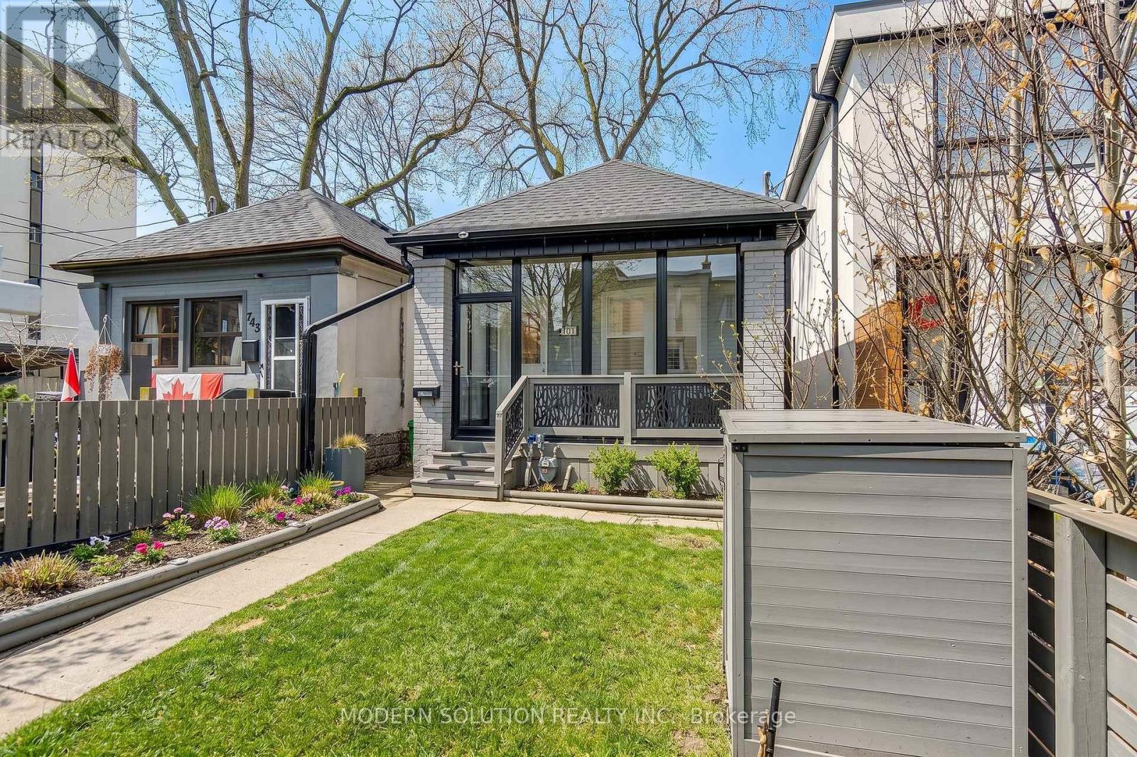 741 MILVERTON BOULEVARD, Toronto (Woodbine-Lumsden), Ontario, M4C1Y3 — Photo 3
