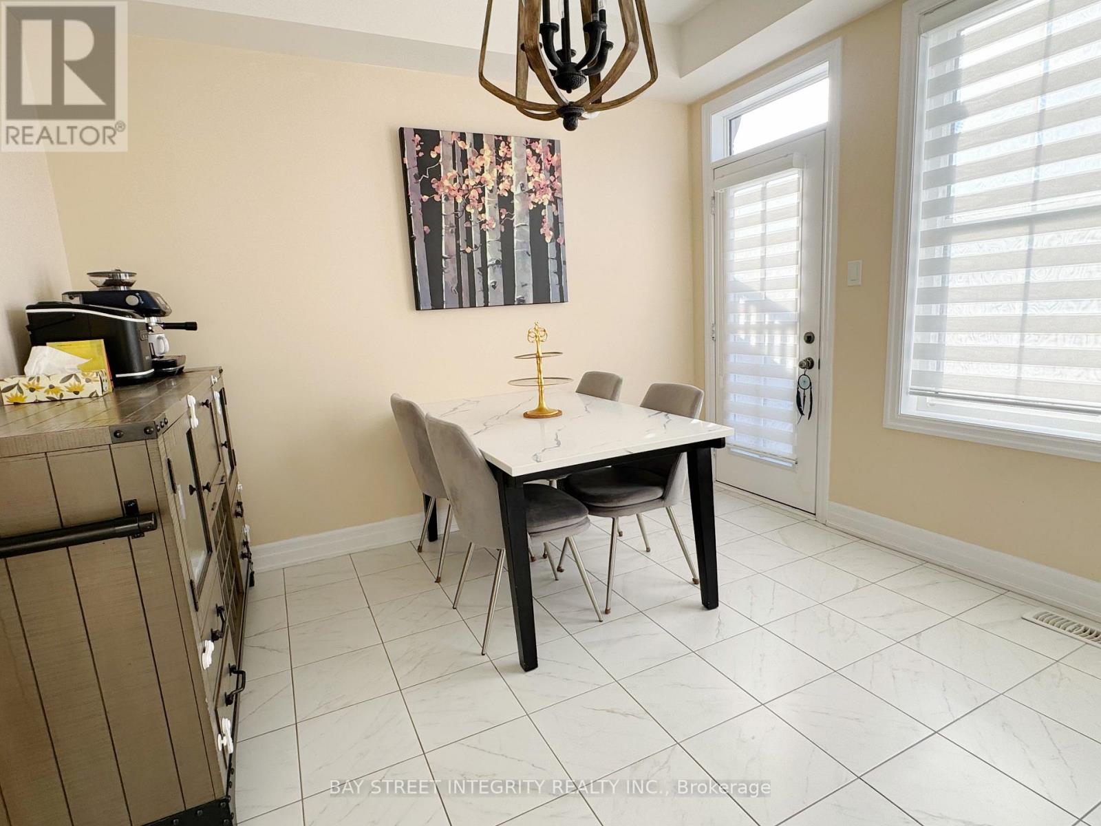 7 - 2267 MAJOR MACKENZIE DRIVE W, Vaughan (Maple), Ontario, L6A5A8 — Photo 5