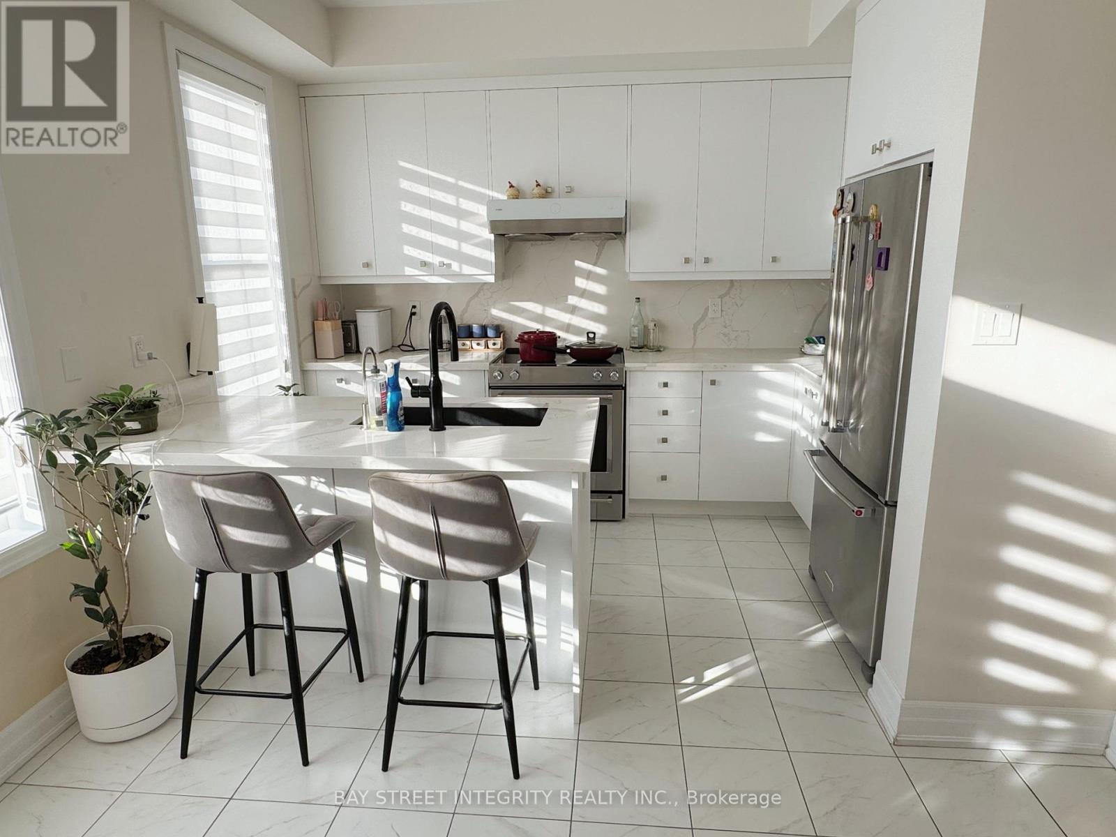 7 - 2267 MAJOR MACKENZIE DRIVE W, Vaughan (Maple), Ontario, L6A5A8 — Photo 6