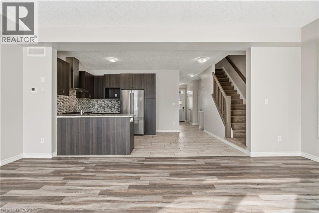 120 LINKS Crescent, Woodstock, Ontario, N4T0K7 — Photo 13