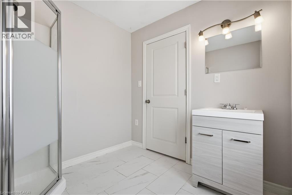 120 LINKS Crescent, Woodstock, Ontario, N4T0K7 — Photo 19