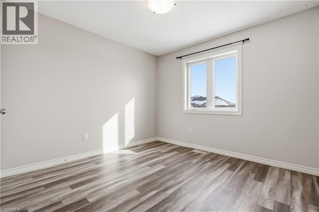 120 LINKS Crescent, Woodstock, Ontario, N4T0K7 — Photo 22