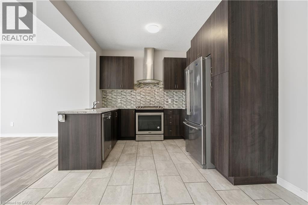 120 LINKS Crescent, Woodstock, Ontario, N4T0K7 — Photo 9