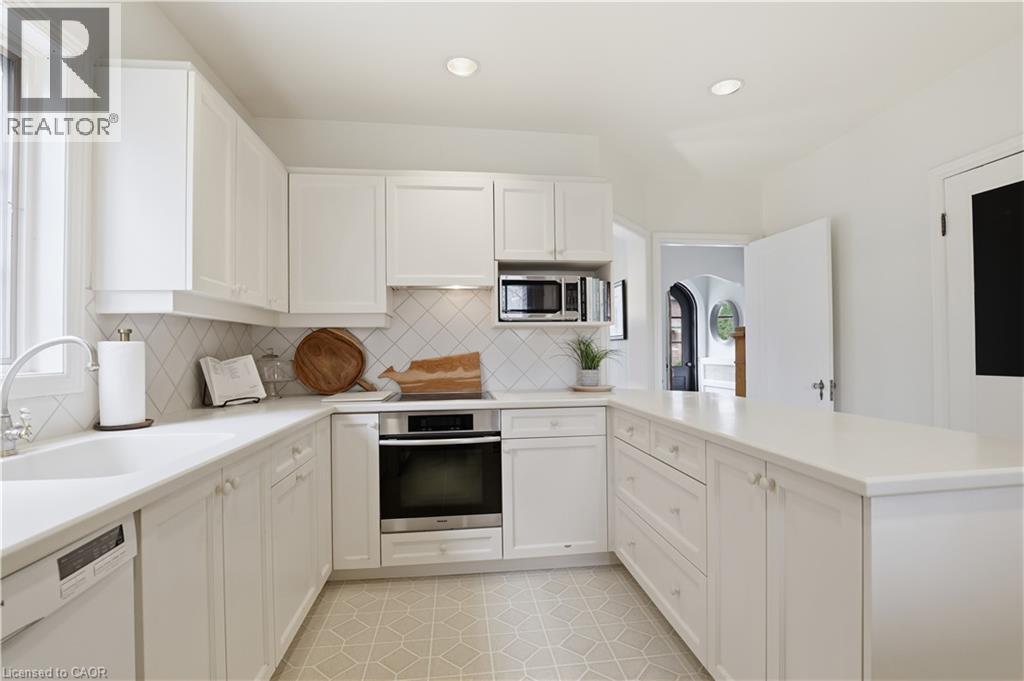 122 DUNBAR Road S, Waterloo, Ontario, N2L2E7 — Photo 10