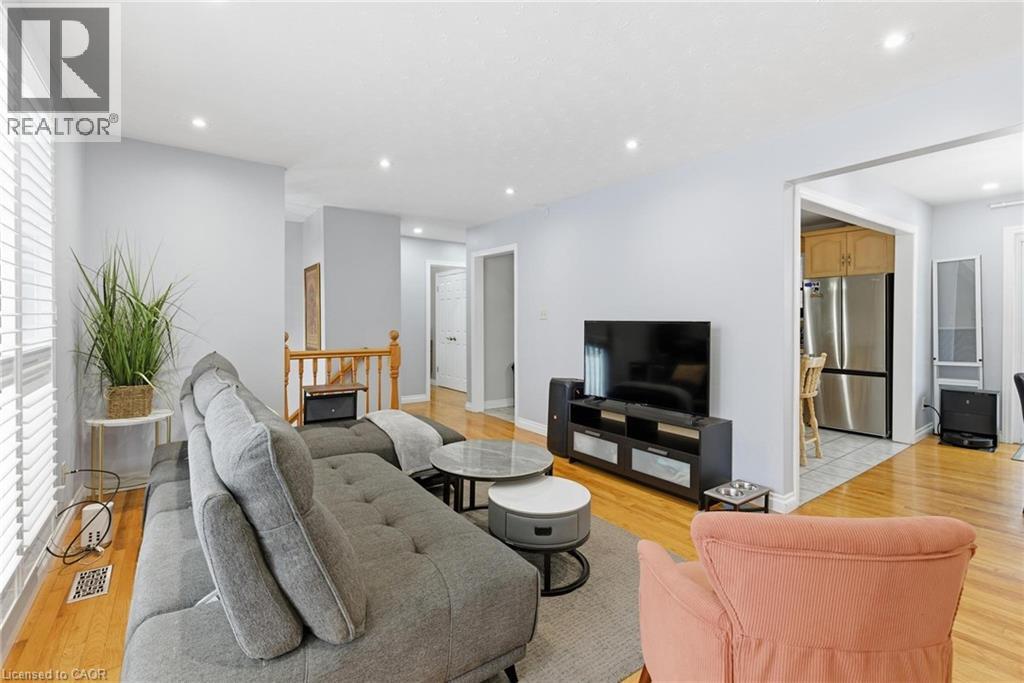 364 ROSELAWN Place, Waterloo, Ontario, N2L5P1 — Photo 7