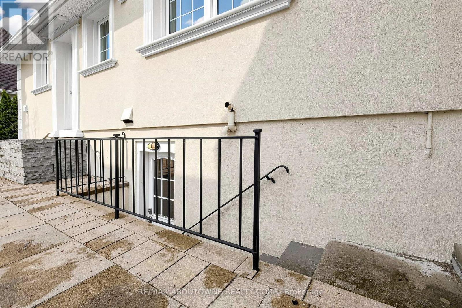 1316 CAMBRIDGE DRIVE, Oakville (MO Morrison), Ontario, L6J1S3 — Photo 38