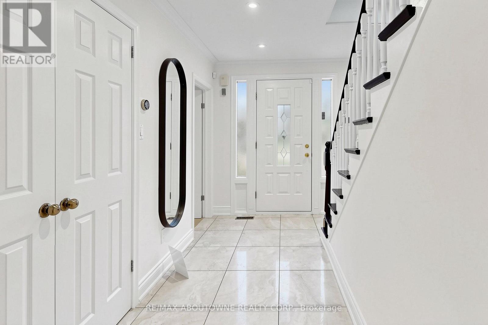 1316 CAMBRIDGE DRIVE, Oakville (MO Morrison), Ontario, L6J1S3 — Photo 4