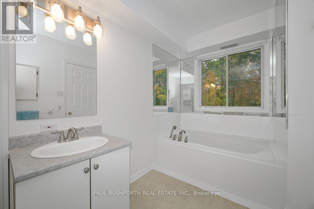 112 ROBSON COURT, Ottawa, Ontario, K2K2W1 — Photo 16