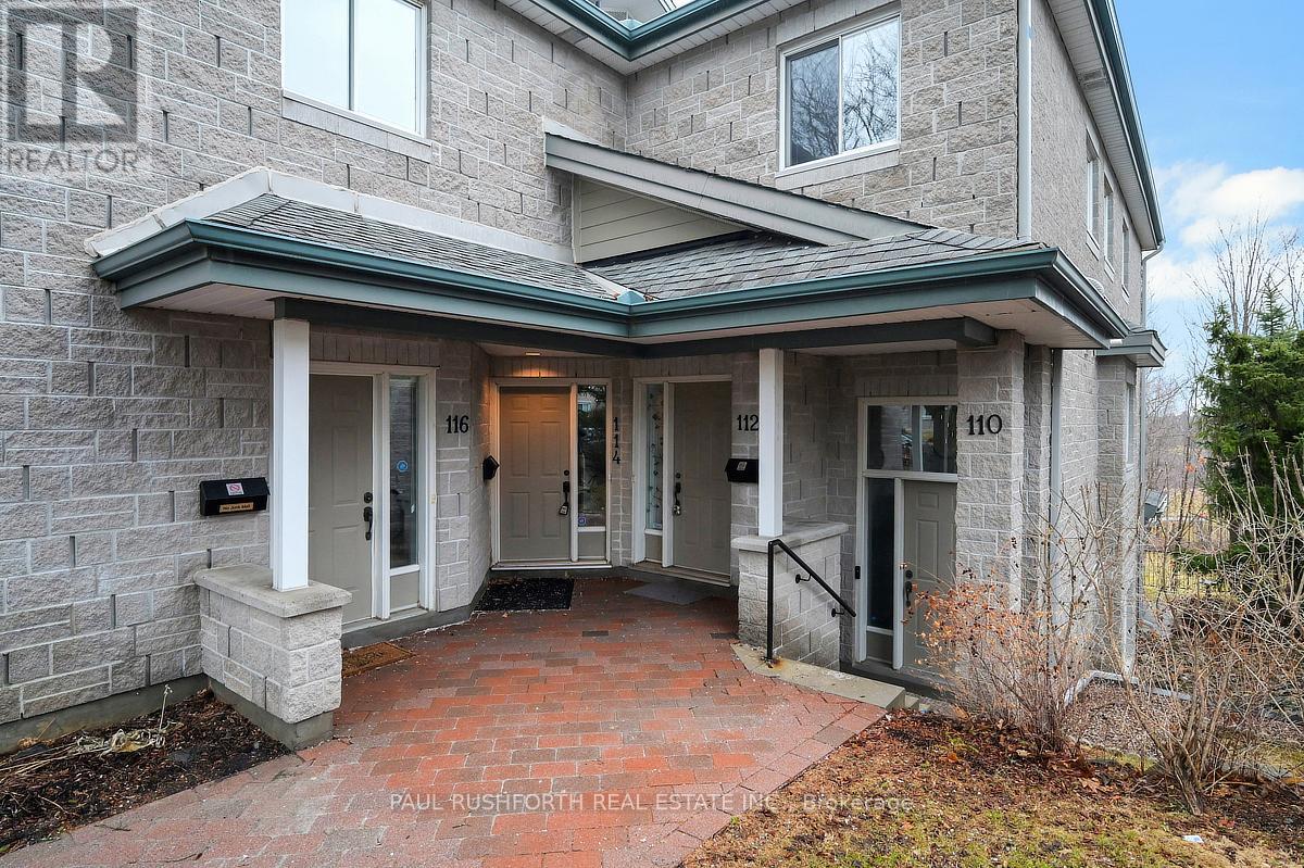 112 ROBSON COURT, Ottawa, Ontario, K2K2W1 — Photo 2