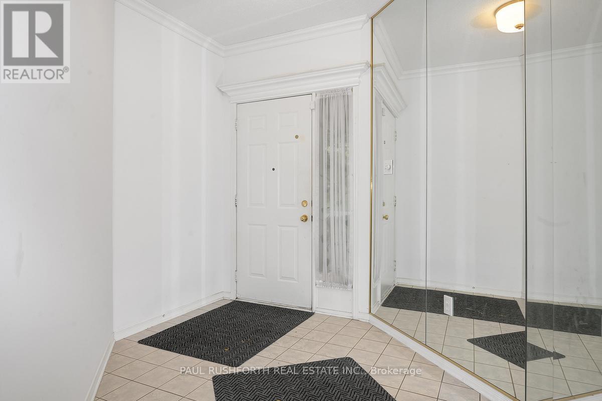 112 ROBSON COURT, Ottawa, Ontario, K2K2W1 — Photo 3